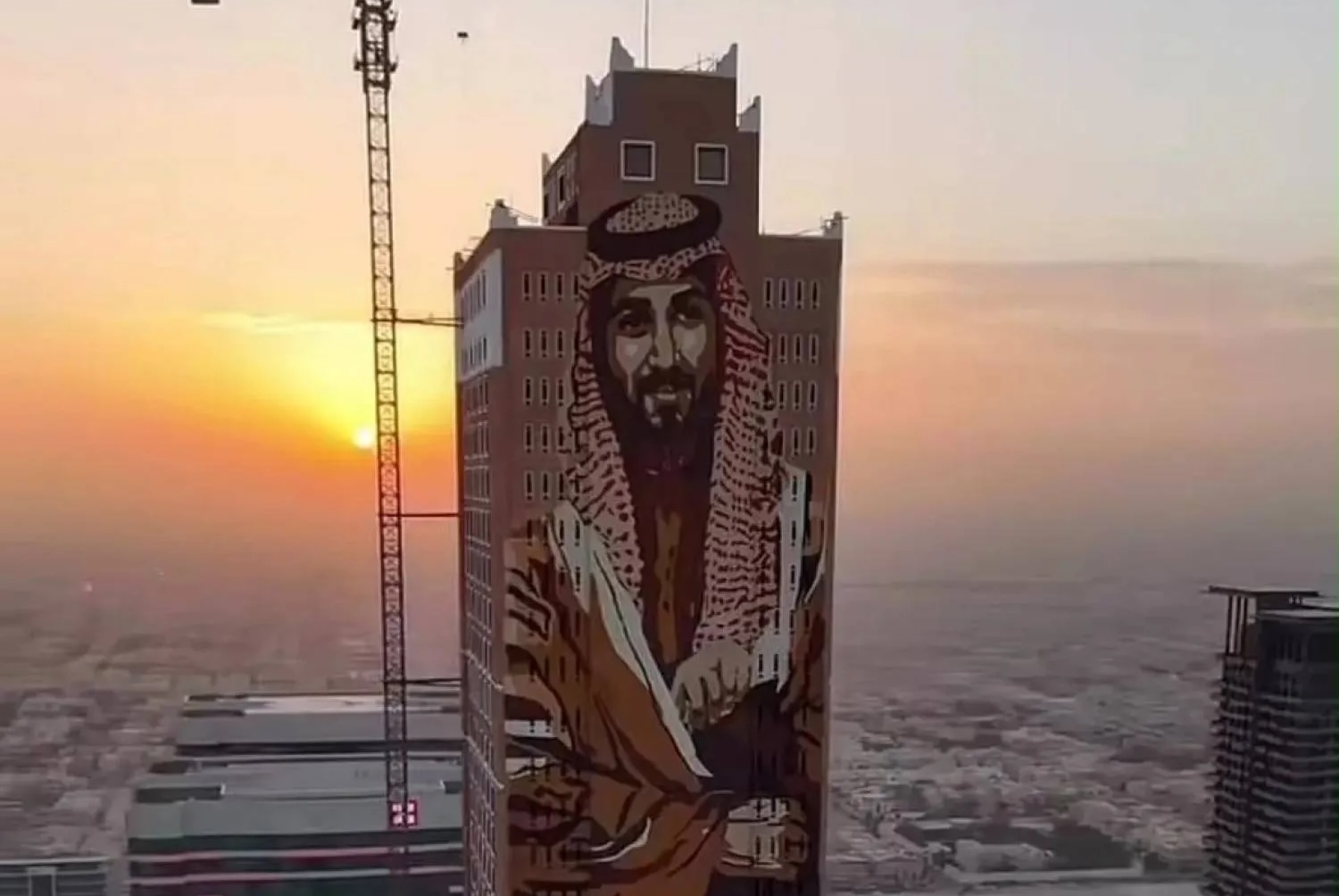 The mural covers the facade of the roughly 305-meter tower. (Badr Al-Balawi)