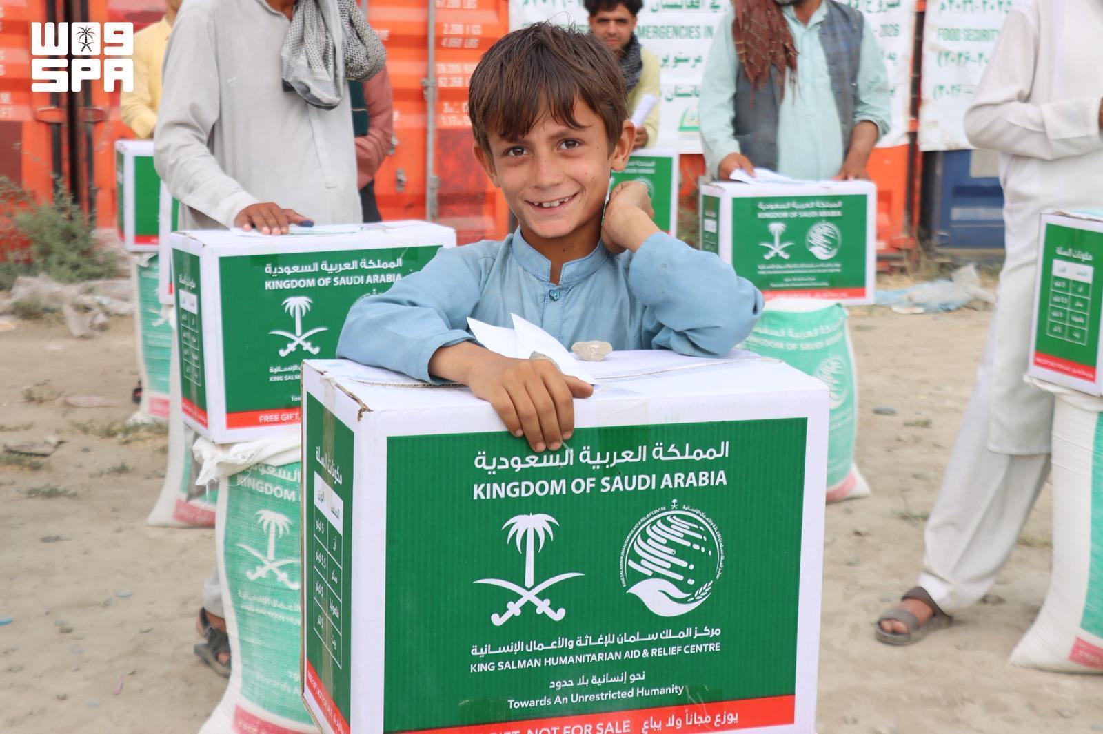 KSrelief distributed 888 food baskets to vulnerable families in Afghanistan. (SPA)