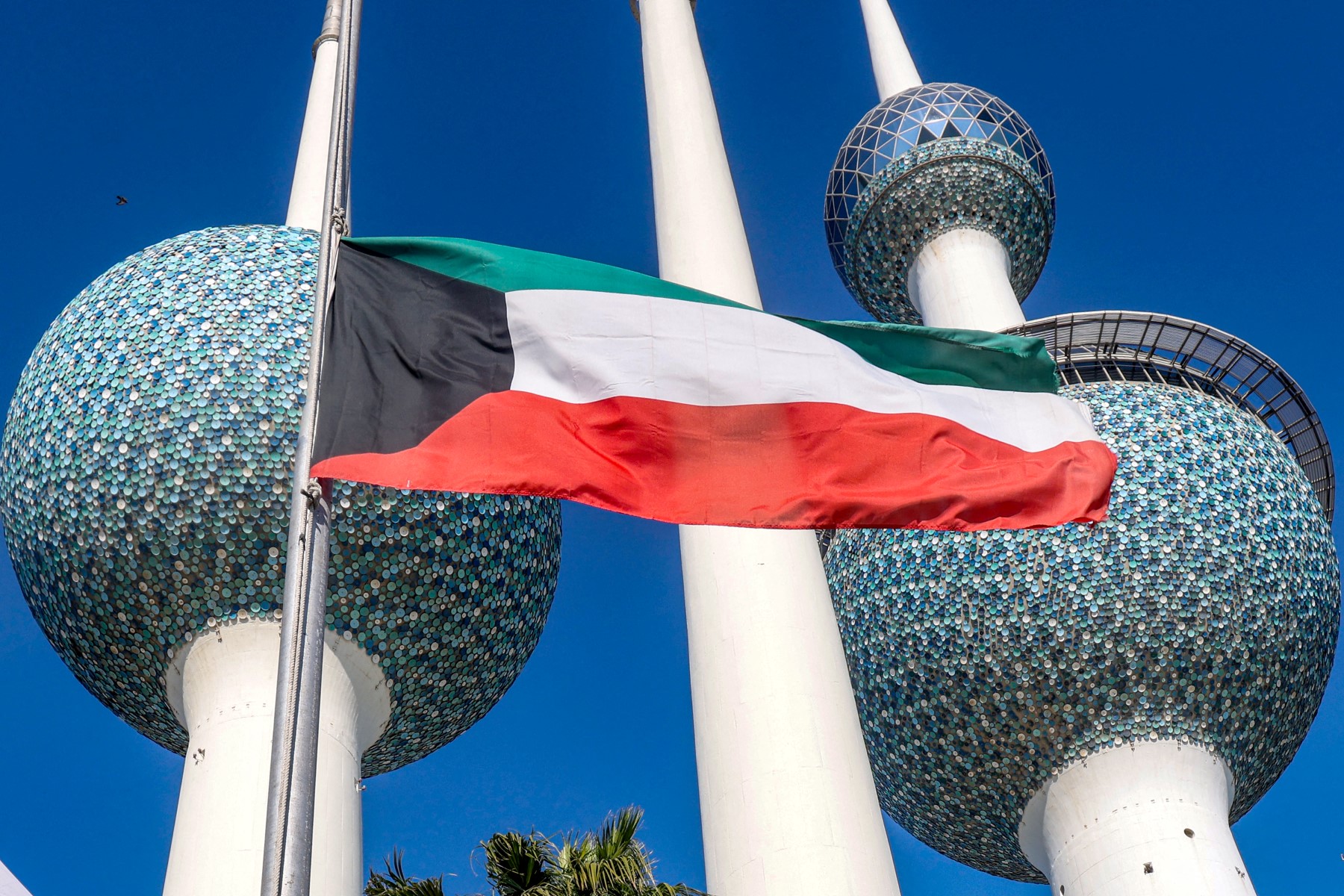 Kuwait condemns repeated Houthi militia attacks on ships in Red Sea