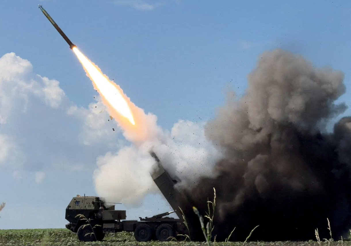 Ukrainian servicemen fire a High Mobility Artillery Rocket System (HIMARS) towards Russian troops, amid Russia's attack on Ukraine, near the frontline in Donetsk region, Ukraine June 24, 2026. (Reuters)