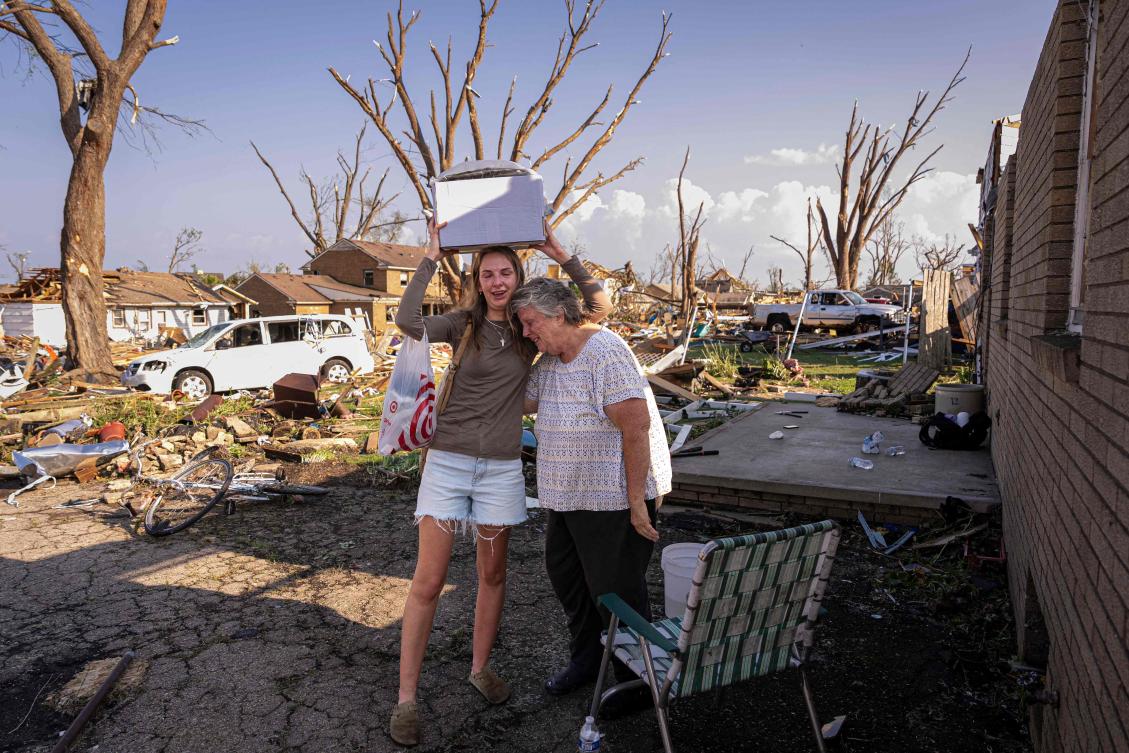 Wisconsin tornado causes extensive damage and cuts power to thousands of homes