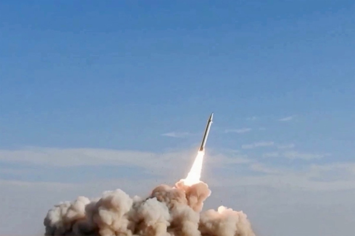 Iran’s Revolutionary Guards’ missile being launched from an undisclosed location towards US targets in the Gulf, Jul. 20, 2026. (Screengrab by AFP)