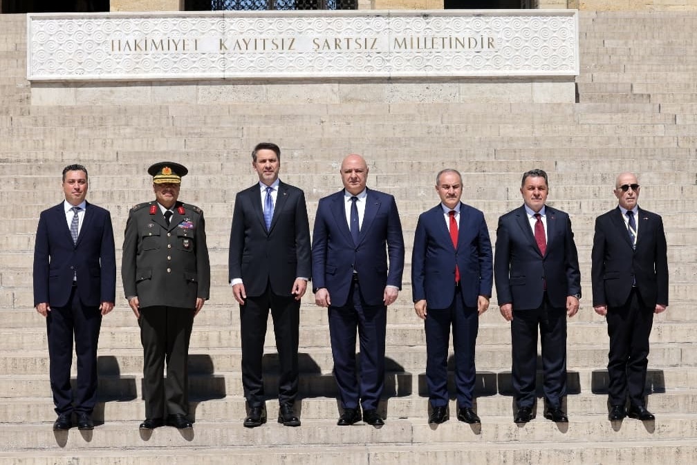 Aoun was received at Ankara Military Airport by Turkish Energy and Natural Resources Minister Alparslan Bayraktar. (LNN)