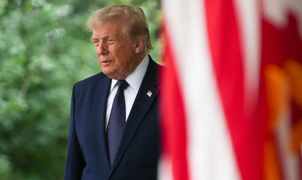 Trump says he’s building a White House helipad for a new, more powerful Marine One