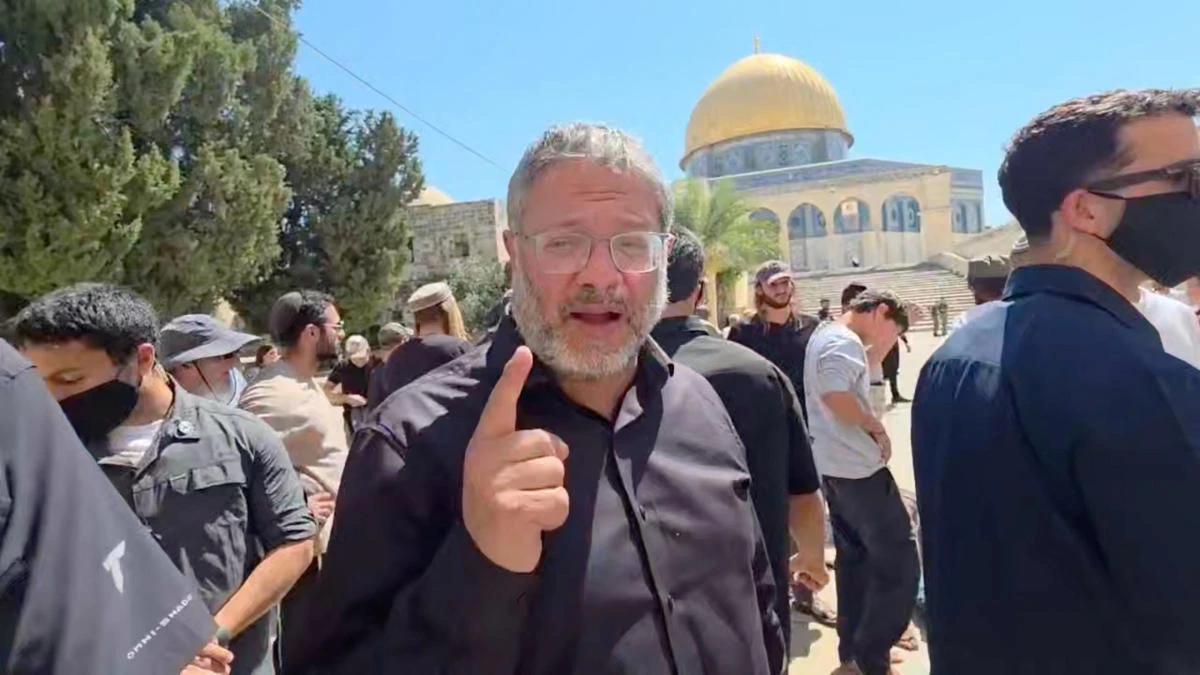 Israeli far-right minister leads hundreds to Al-Aqsa on Jewish mourning day