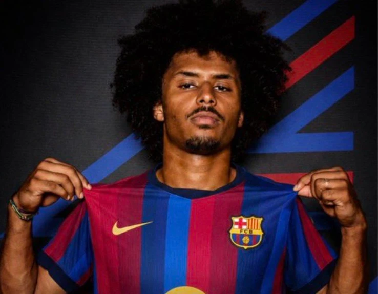 Spanish champion Barcelona signed forward Karim Adeyemi from Borussia Dortmund on a five-year contract on Thursday, as they rebuild the attack following the departure of veteran striker Robert Lewandowski. (X/@Futball_Talk)