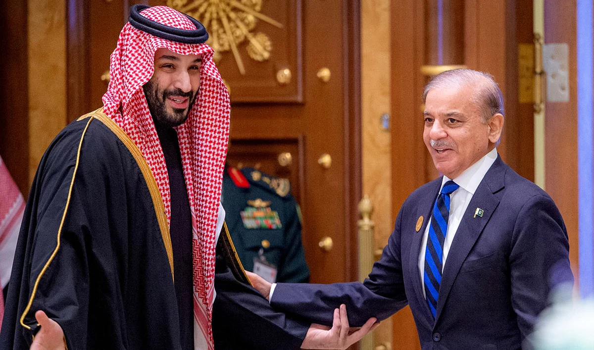 Pakistan PM condemns Houthi attack on Saudi vessel in call with crown prince