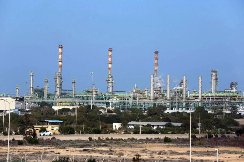 Libya orders army to expel protesters from gas plant