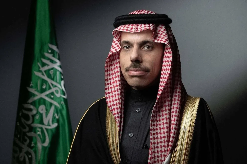Saudi FM discusses regional tensions with Gulf counterparts