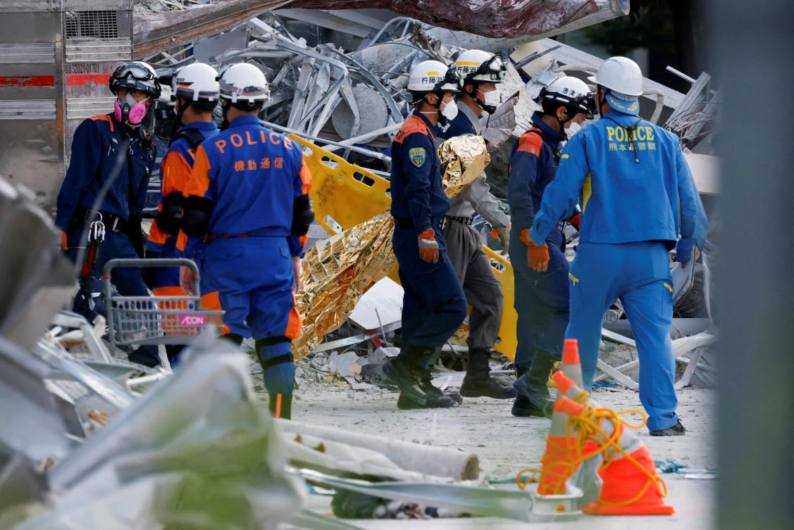 Japan quake toll hits 34 as survivors struggle in heat