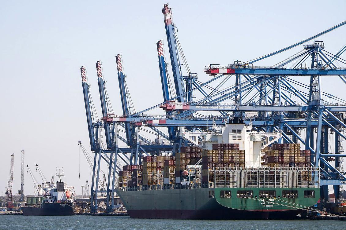 Egyptian authorities had reported two gas ships were damaged by July 29 blaze, which private security monitor UK-based Ambrey said started with a drone attack on a US-owned-and-operated LNG floating storage vessel. (File/AFP)