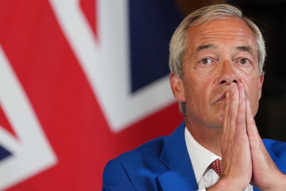 France blasts UK hard-right plan to use navy to stop Channel migrants