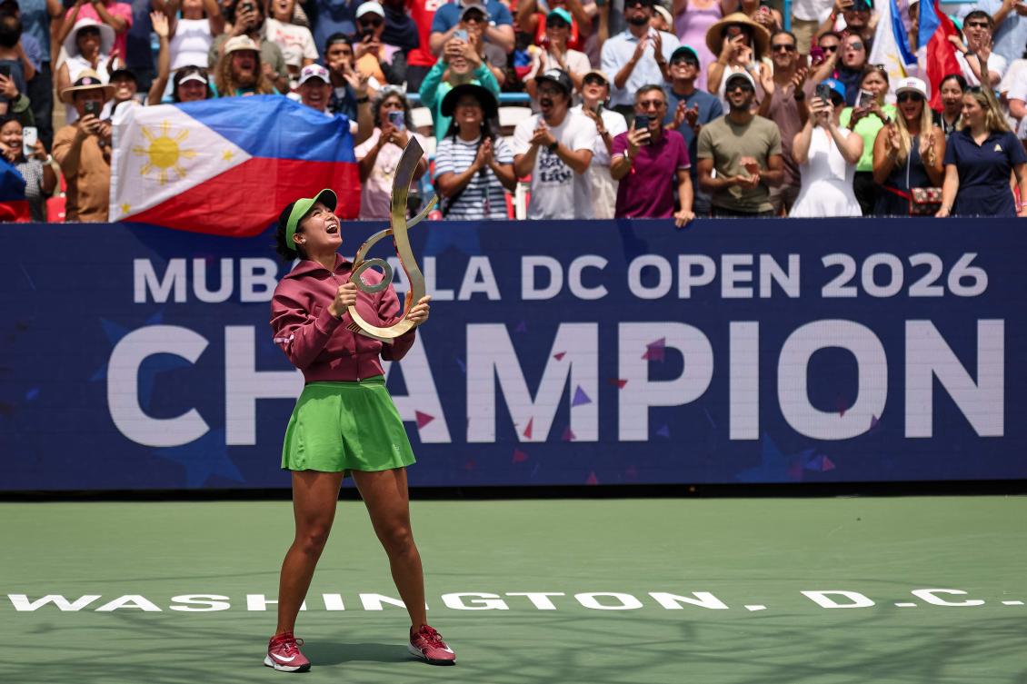 Alexandra Eala of the Philippines holds the Championship Trophy after winning the women’s singles championship match against Jessica Pegula of the Mubadala DC Open 2026 on Aug. 3, 2026. (Getty Images/AFP)