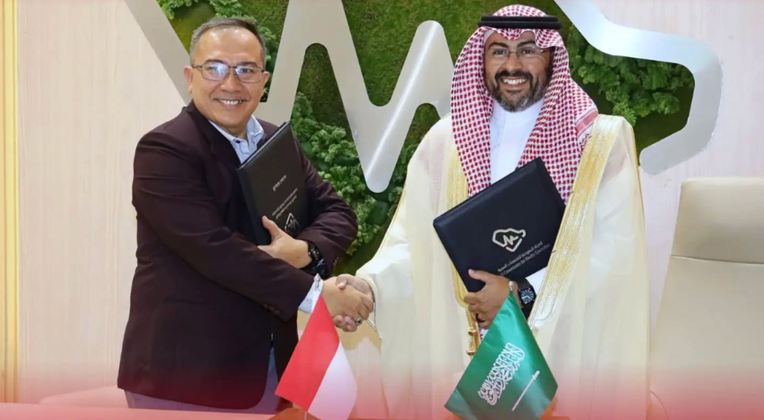 The Indonesian National Nurses Association and the Saudi Commission for Health Specialties sign a memorandum of understanding following a meeting in Riyadh, Saudi Arabia. (Indonesian Embassy in Riyadh)