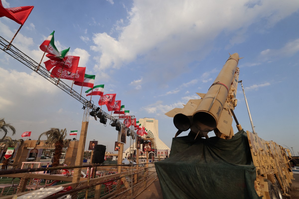 Tehran is seeking to convince both Washington and its Arab partners that another attack on Iran would carry unacceptable economic and strategic consequences, encouraging regional states to press US President Donald Trump to avoid renewed military action. (File/AFP)