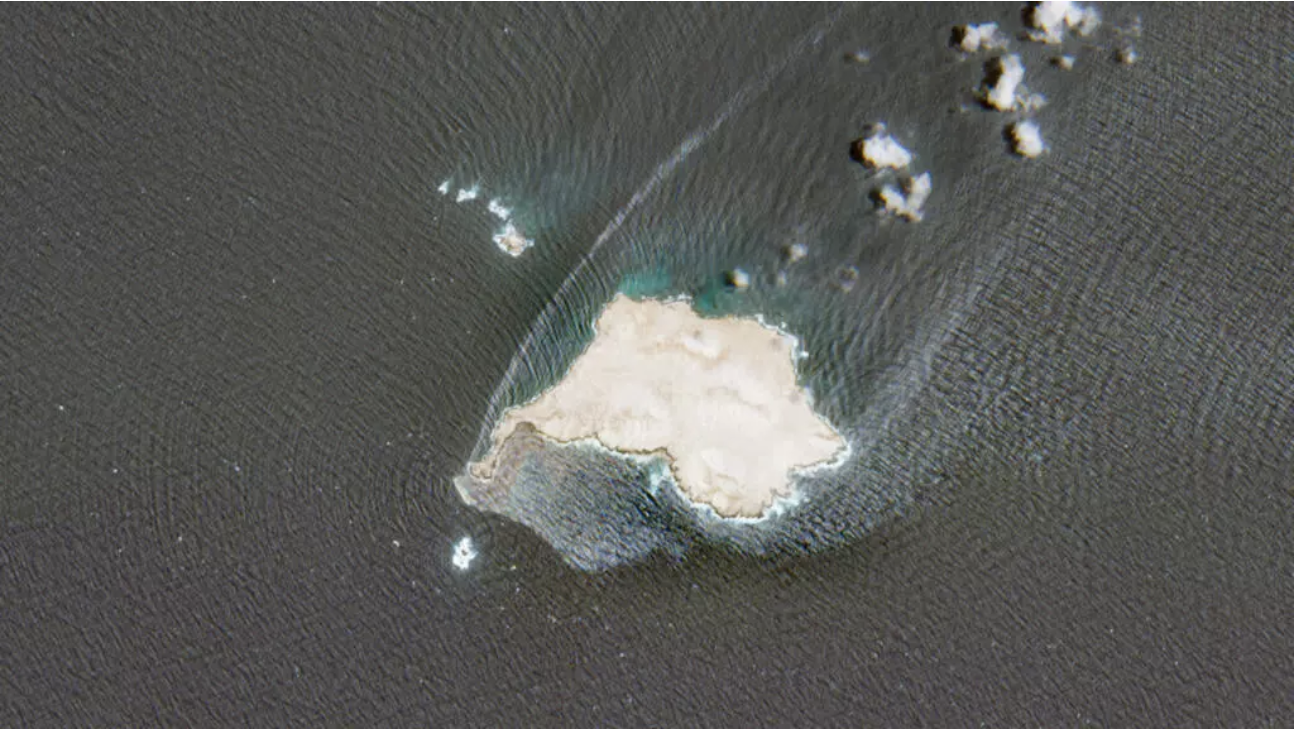 This satellite image obtained from Copernicus Sentinel Data 2026 shows a slick that is consistent with an oil leak emanating from a ship, stranded for over a month near Qibliyyah island off Oman's southern coast in the Arabian Sea. (File/AFP)