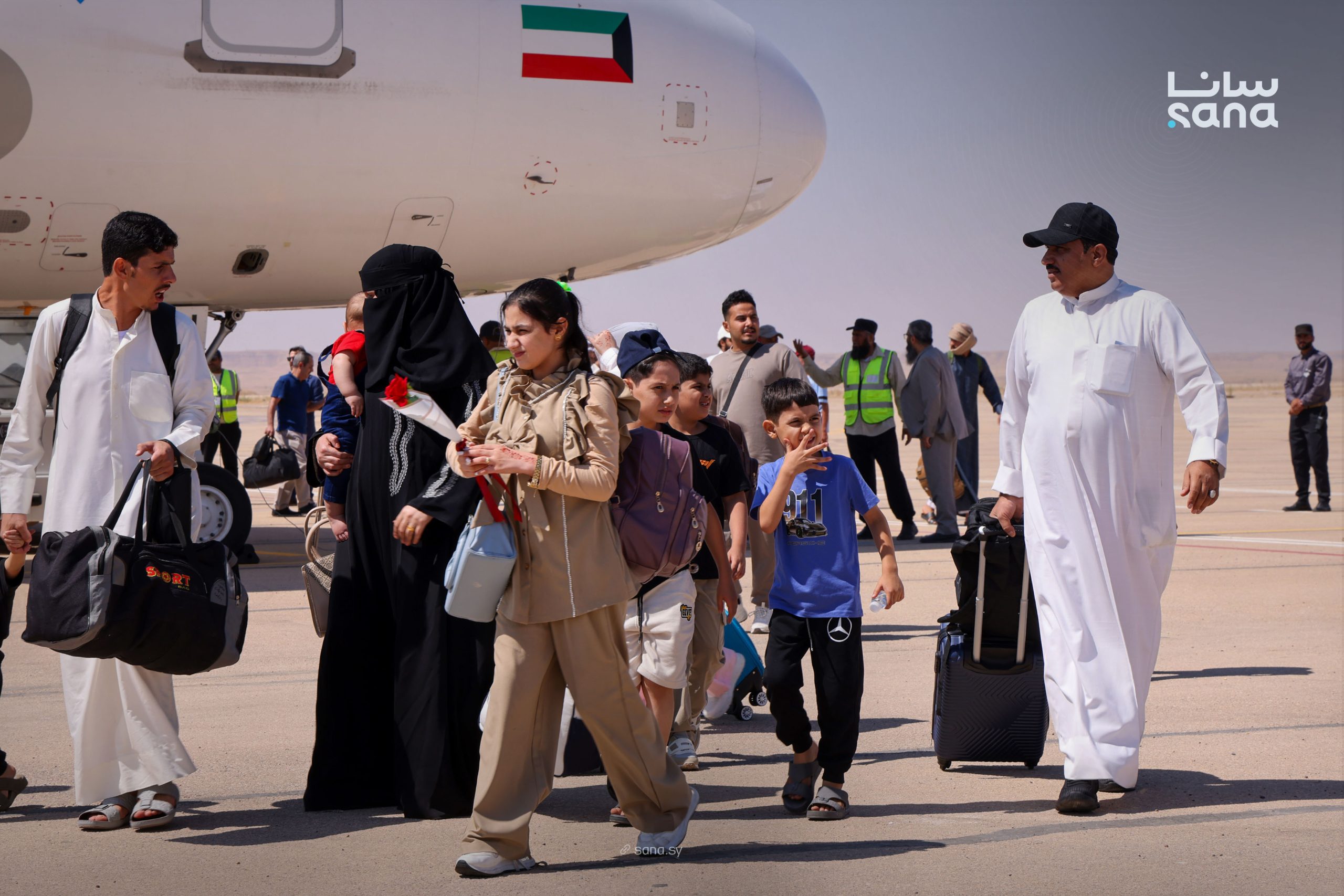 The inaugural flight from Kuwait City landed at Deir Ezzor International Airport on Saturday morning, three days after the airport reopened following a 14-year closure. (SANA)