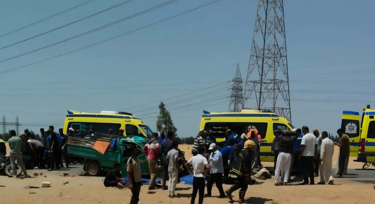 18 killed including children in Egypt workers’ pick-up crash