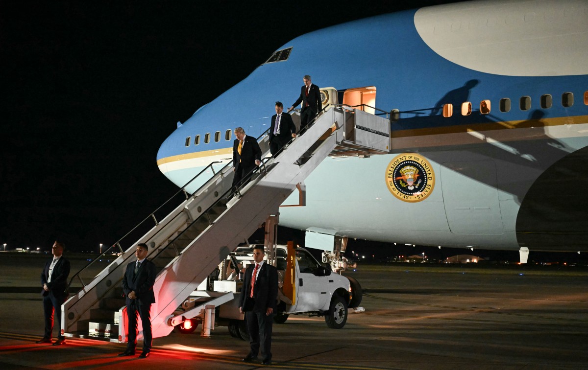 The White House made it appear that the President Donald Trump was flying on Air Force One on July 8, above, according to an earlier report published by The Washington Post. (AFP file photo)