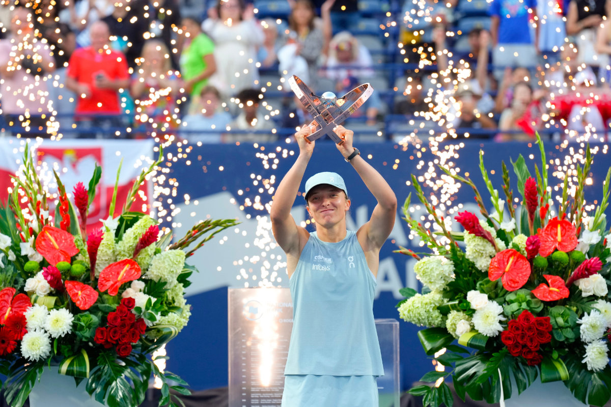 Swiatek beats Rybakina in Toronto for her first WTA Tour title of the year