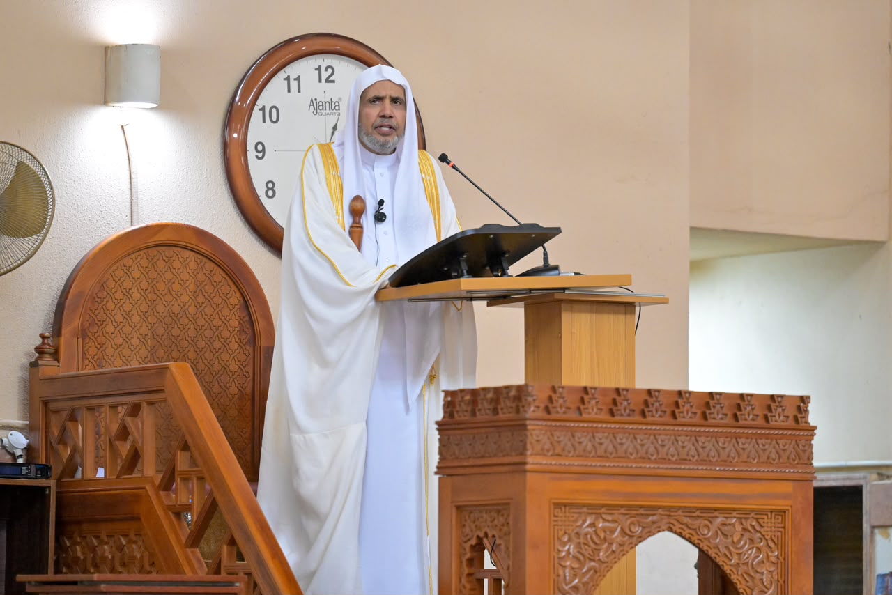 Muslim World League chief delivers Friday sermon at Nigeria’s National Mosque