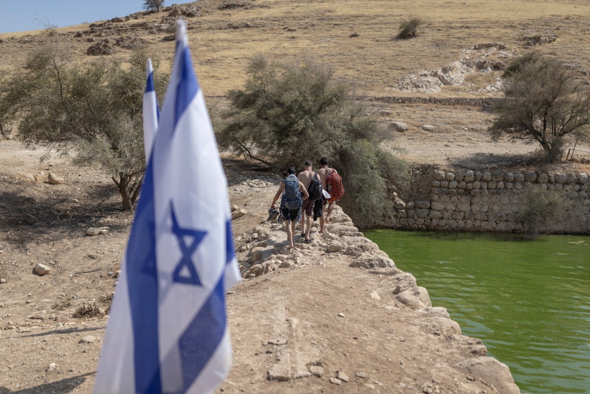 47 Palestinian families face ‘imminent’ displacement after West Bank water cutoffs, Israeli rights group warns