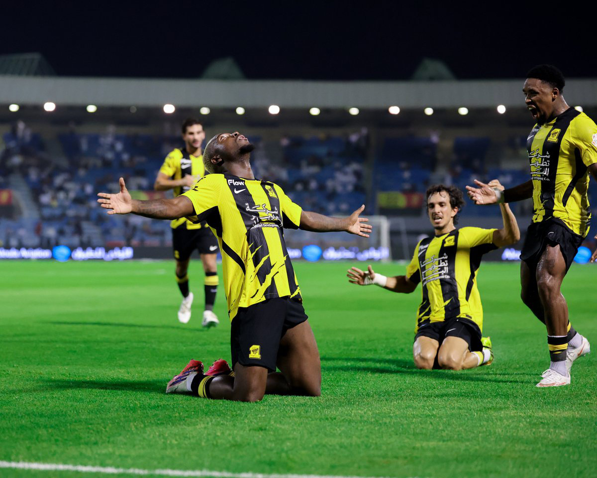 Al-Ittihad cling on for much-needed victory; Ronaldo grabs first goal of season as Al-Nassr cruise