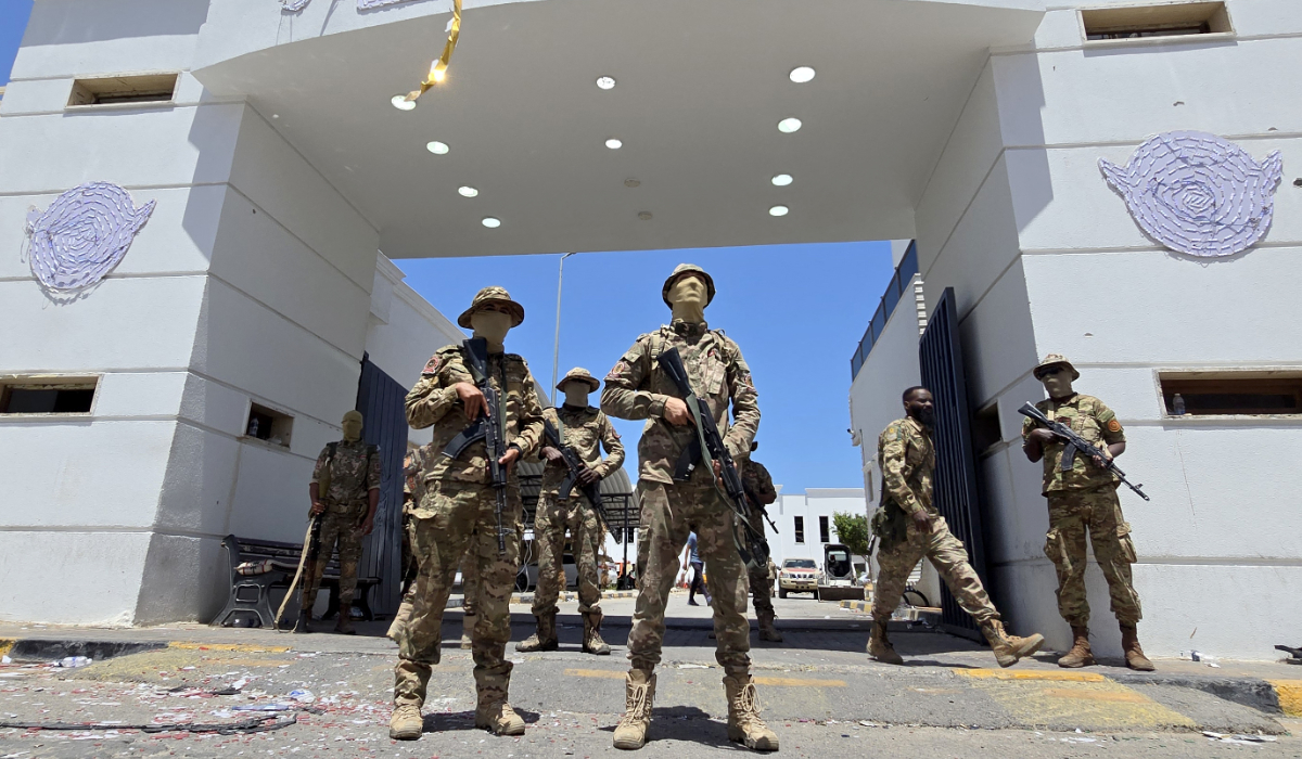 Libyan security forces stand guard outside a police building in the capital Tripoli. (AFP file photo)
