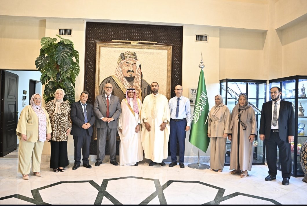 Saudi envoy meets Tunisian Umrah guests