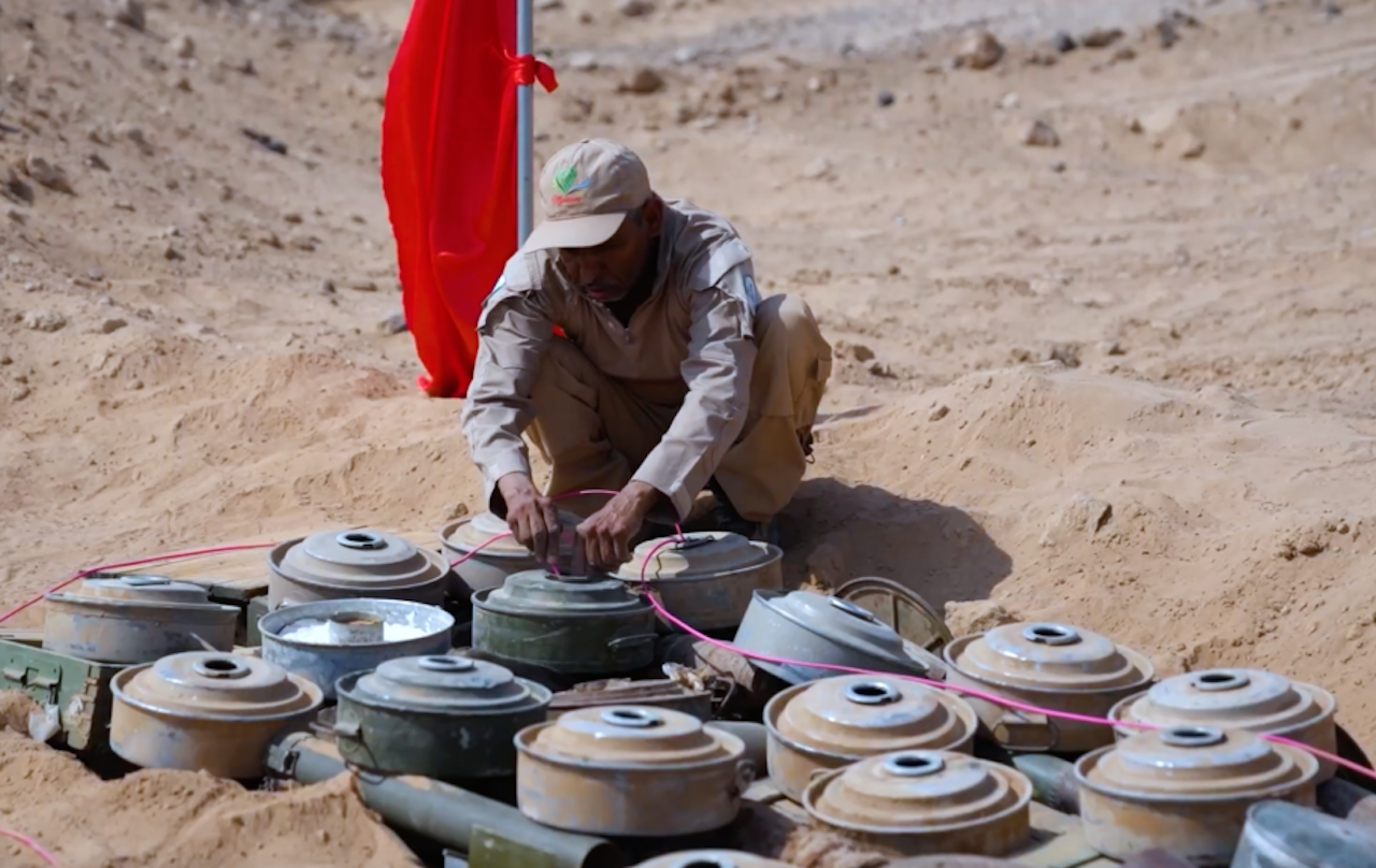 Saudi project clears 819 explosive devices in Yemen