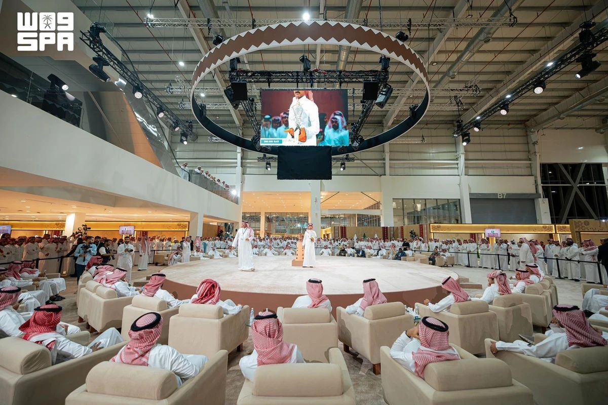 Second night of the International Falcon Breeders Auction saw two falcons from German and British breeding farms sold for a total of SR201,000 ($54,000). (SPA)