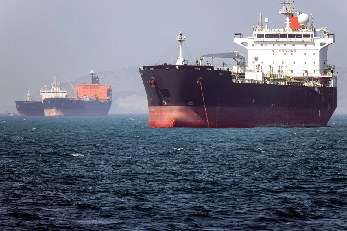 The war between the US and Iran has made passage through the Hormuz virtually impossible. (AFP/File)