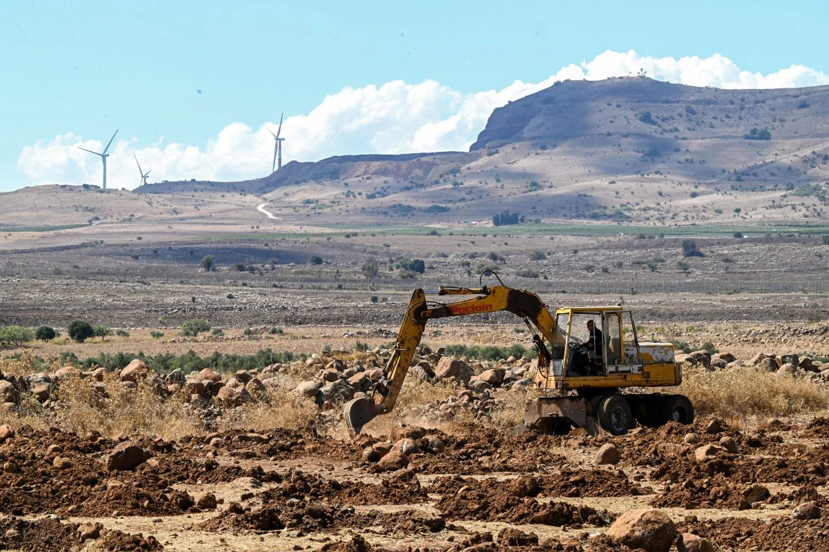 Israeli forces set up checkpoint, bulldoze farmland in Syria’s Quneitra
