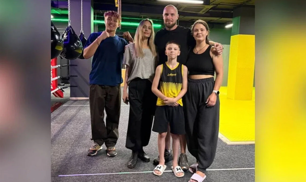 Angelina Jolie visits boxing club in Ukraine’s northeast: federation, owner