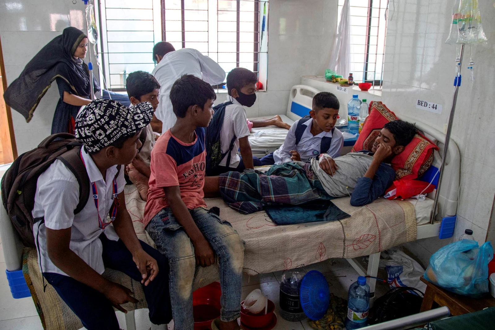 Bangladesh death toll from dengue rises, unlikely to ease before December