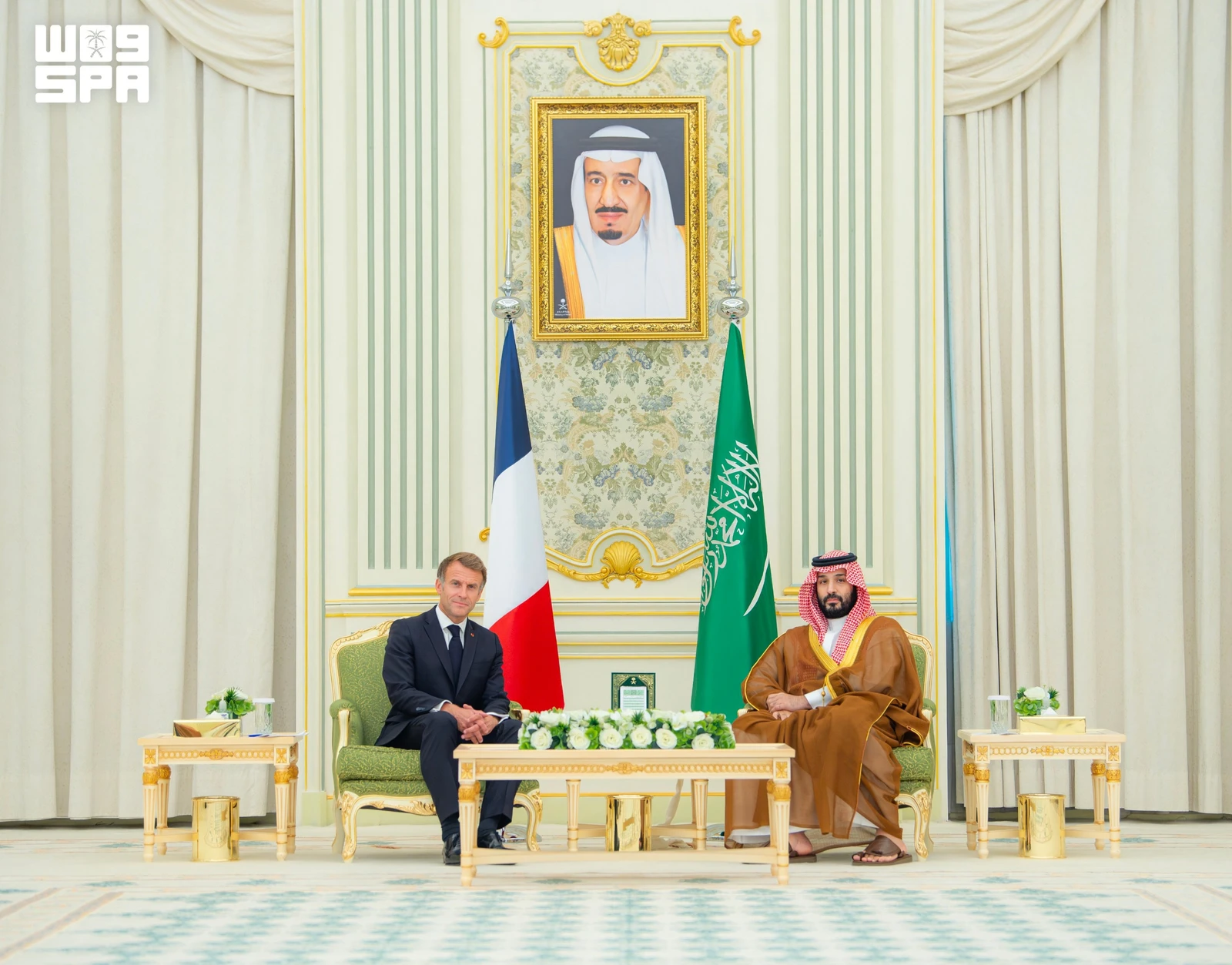 Saudi Crown Prince Mohammed bin Salman receives French President Emmanuel Macron in Riyadh on Wednesday. (SPA)