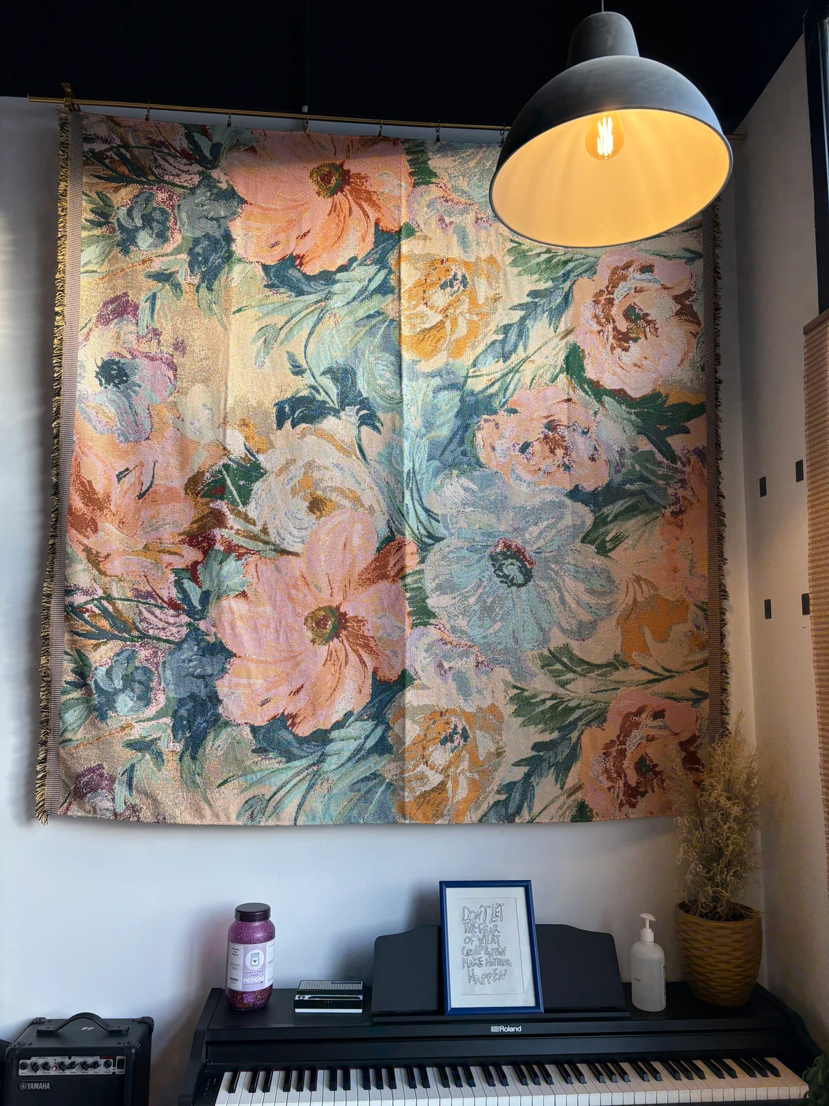 Part coffee and tea bar, part listening cafe, and fully fun, customers are invited to talk, flip through magazines or books together and fill in physical coloring books (AN photo)