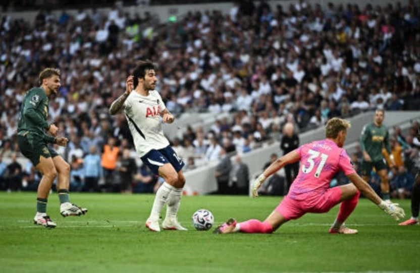 Dismal Spurs stay goalless after Everton stalemate