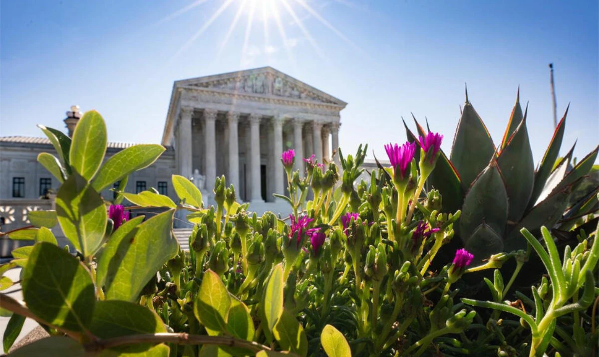 Trump administration asks the Supreme Court to allow quick third-country deportations to continue