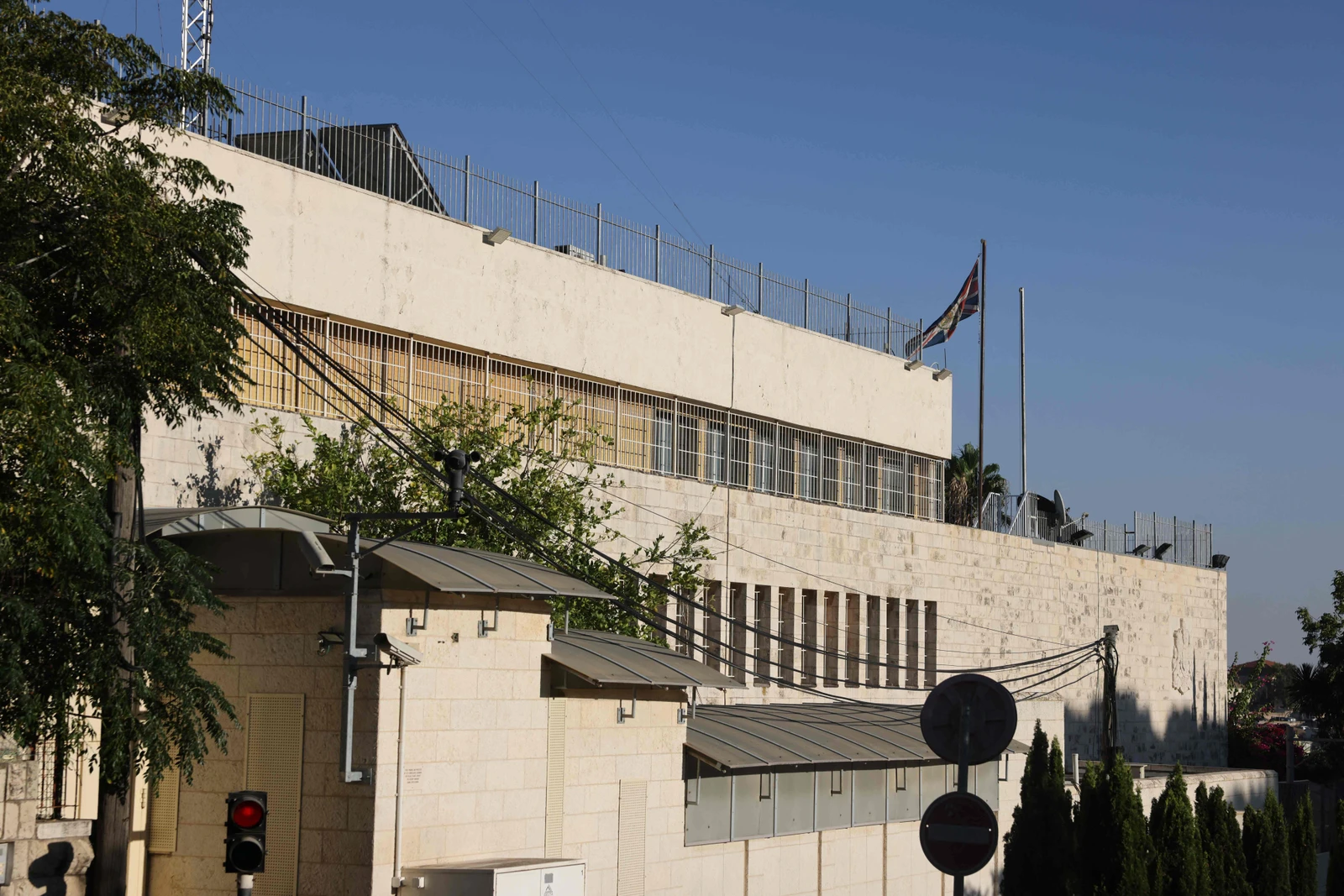 Israel orders closure of UK consulate in Jerusalem over settlement sanctions