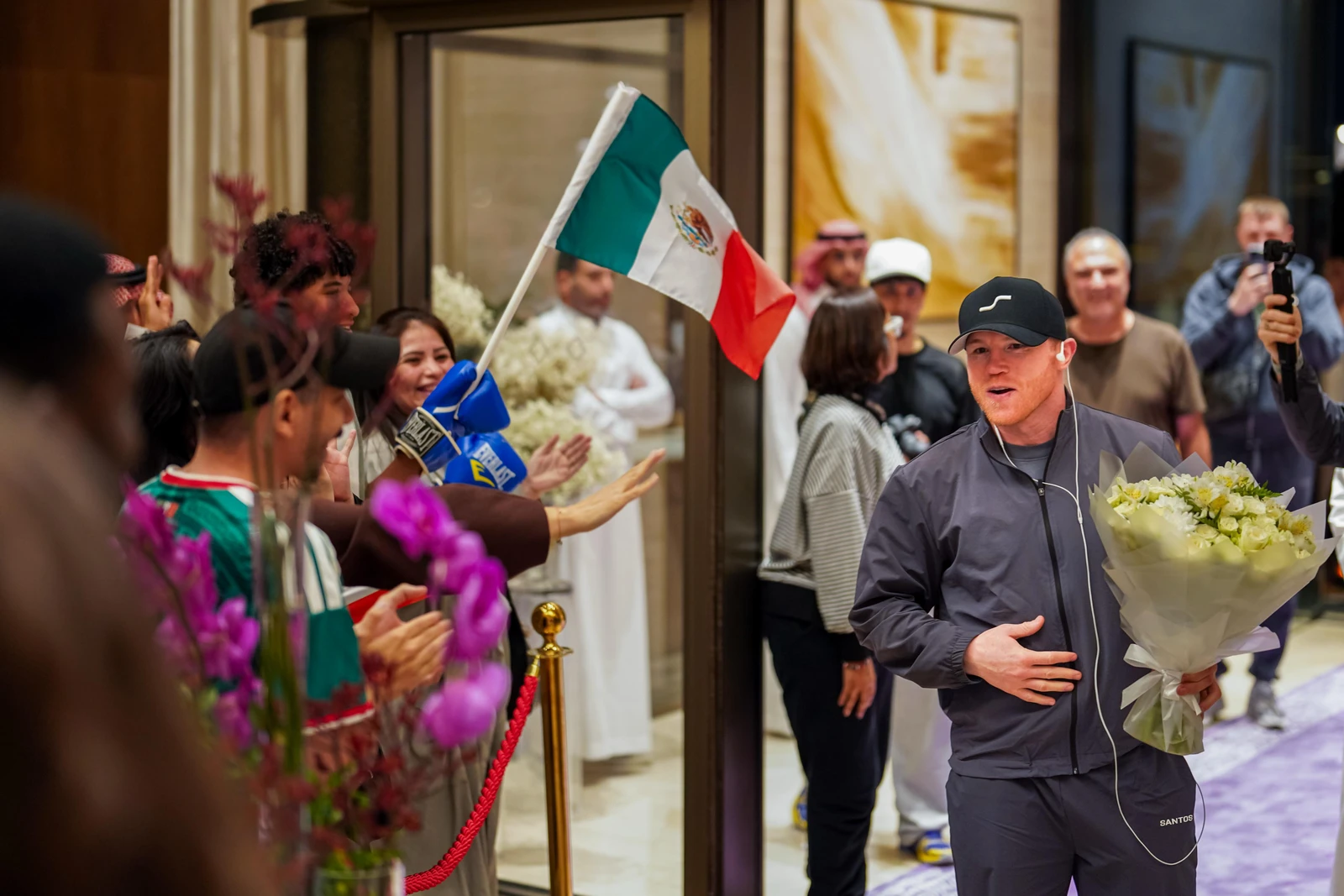 Mexican boxing star Saúl “Canelo” Álvarez arrives in Riyadh ahead of his Oct. 31 showdown with Christian Mbilli. (Supplied)