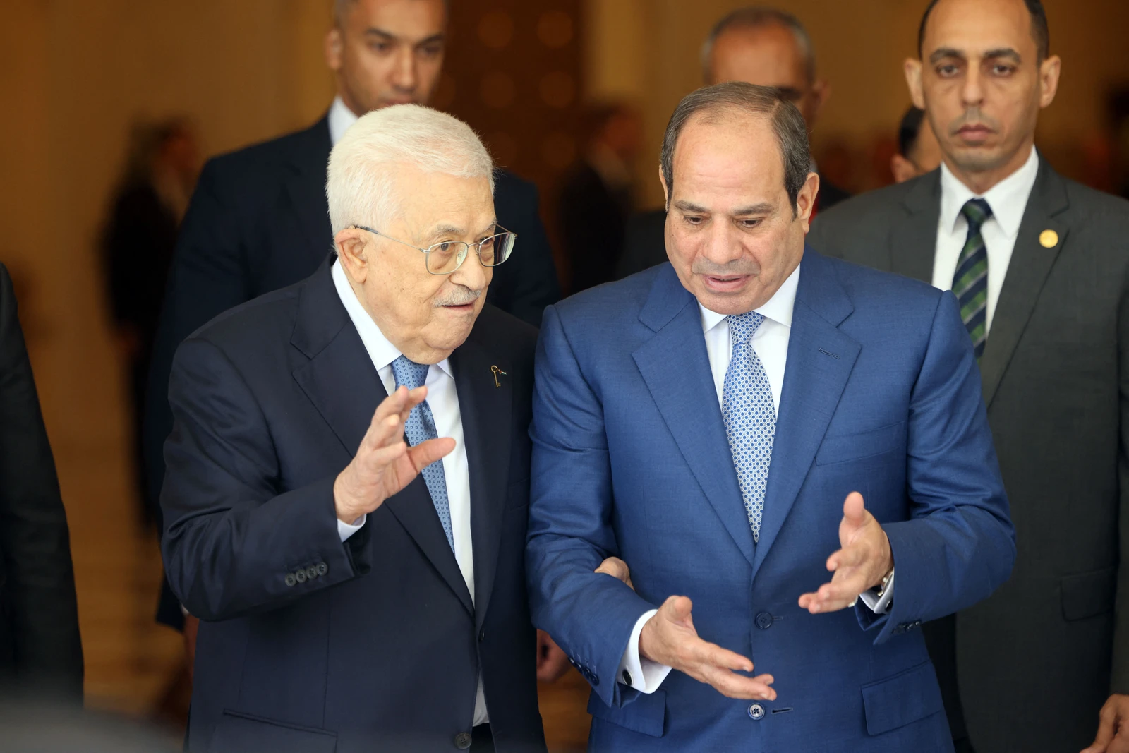 Egypt’s President Abdel Fattah El-Sisi (R) receives Palestinian President Mahmud Abbas during a meeting in Cairo. (Palestinian Authority's press office)