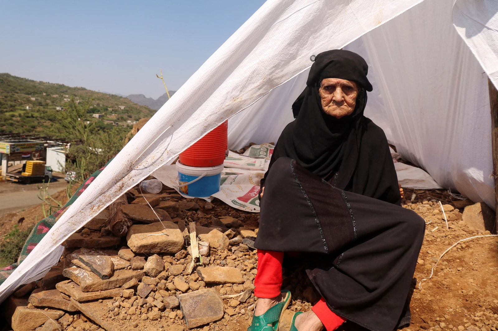 Yemen faces worsening humanitarian crisis as fighting displaces thousands, UK aid group warns