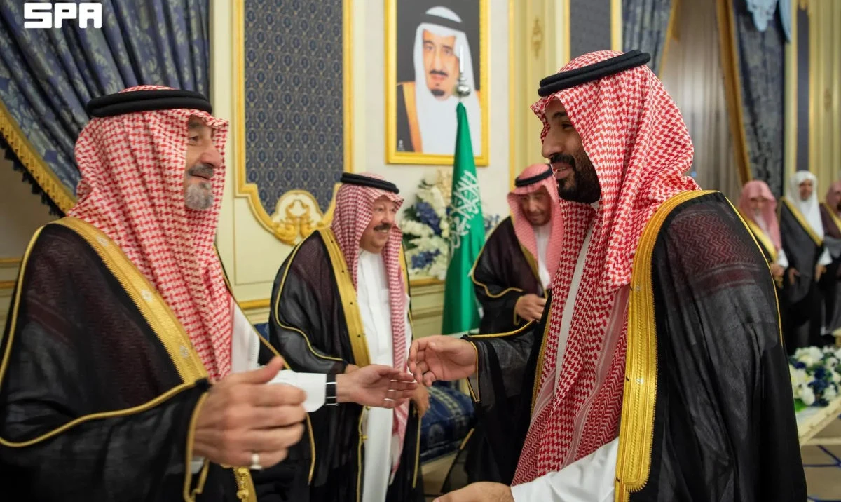 Saudi crown prince receives princes, scholars, senior officials, and citizens