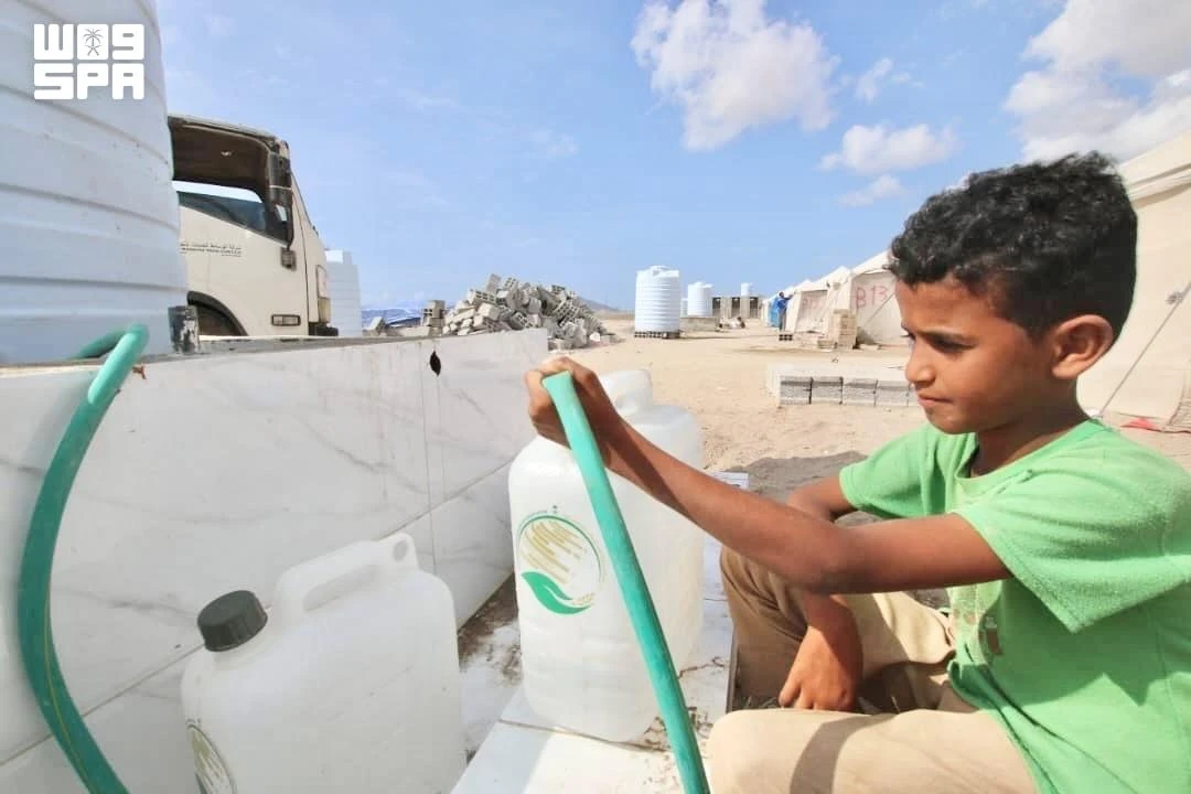 Saudi aid agency KSrelief provides safe drinking water to displaced people in Aden, Yemen.