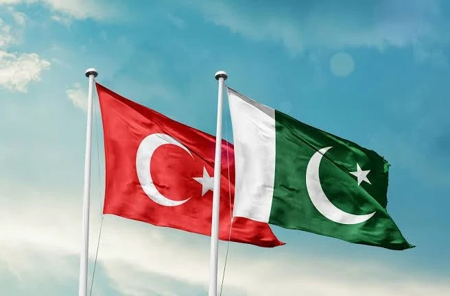Pakistani-Turkish talks to enhance cooperation under the Makkah Defense Agreement