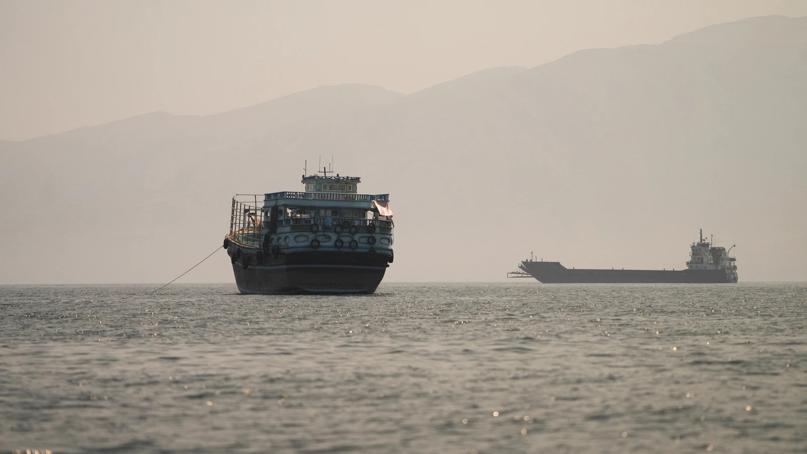 Gulf shipping traffic via Hormuz below 10-day average, data shows