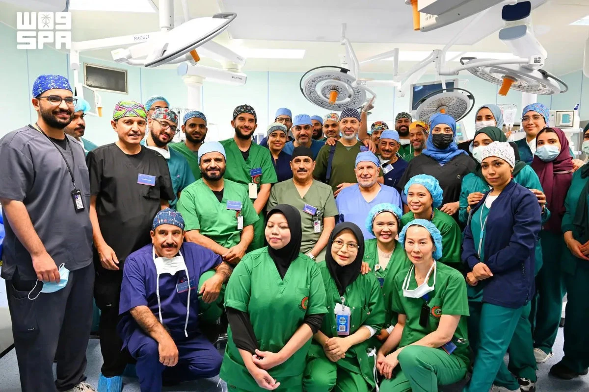 Dr. Abdullah Al-Rabeeah joins members of the Saudi Conjoined Twins Program’s medical team for a photo after the successful separation of Fijian conjoined twins Jasepeli and Desicia at King Abdullah Specialized Children’s Hospital in Riyadh. (KSrelief)