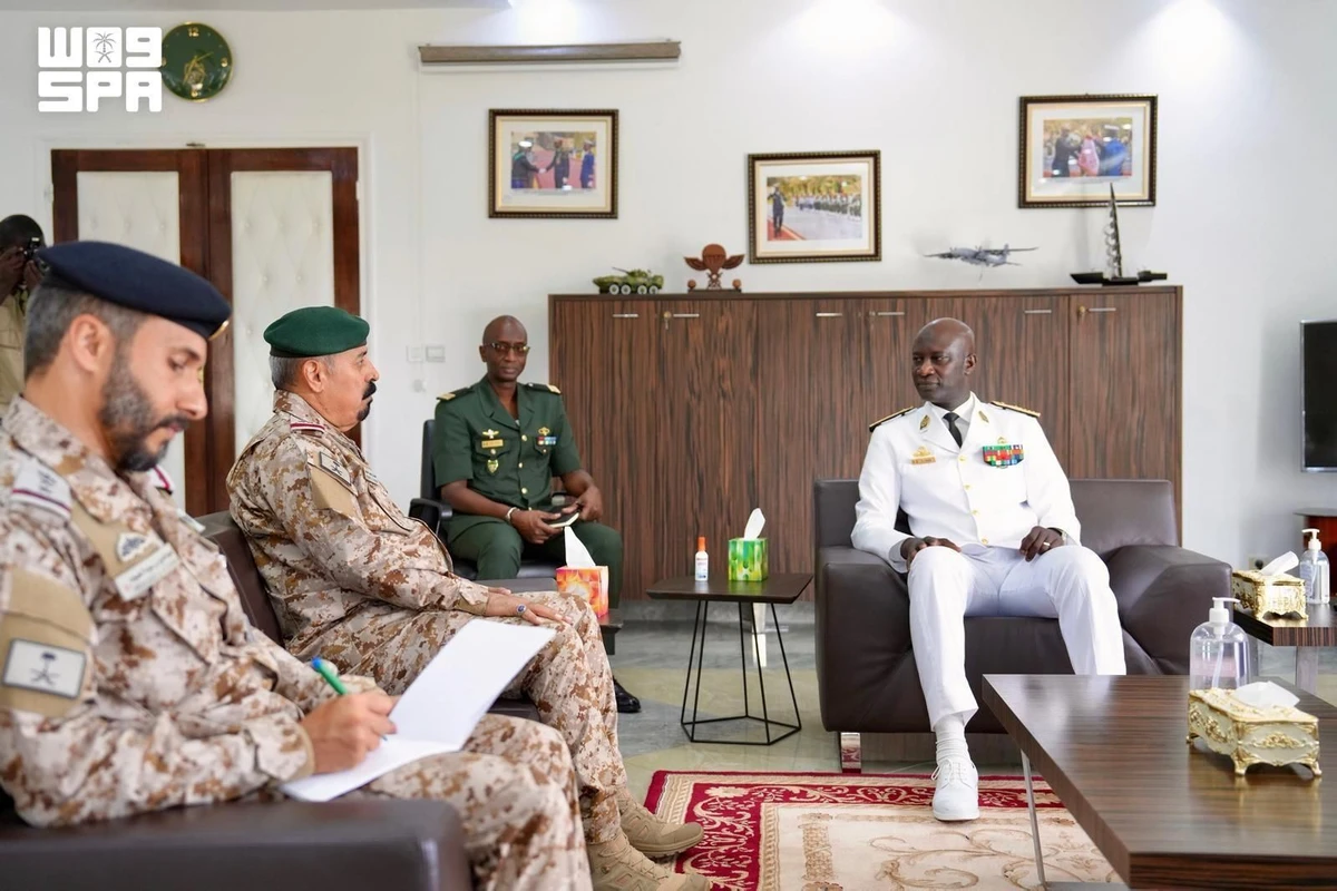 Islamic coalition chief Maj. Gen. Mohammed Al-Moghedi meets Chief of the General Staff of the Senegalese Armed Forces Vice Adm. Oumar Wade.
