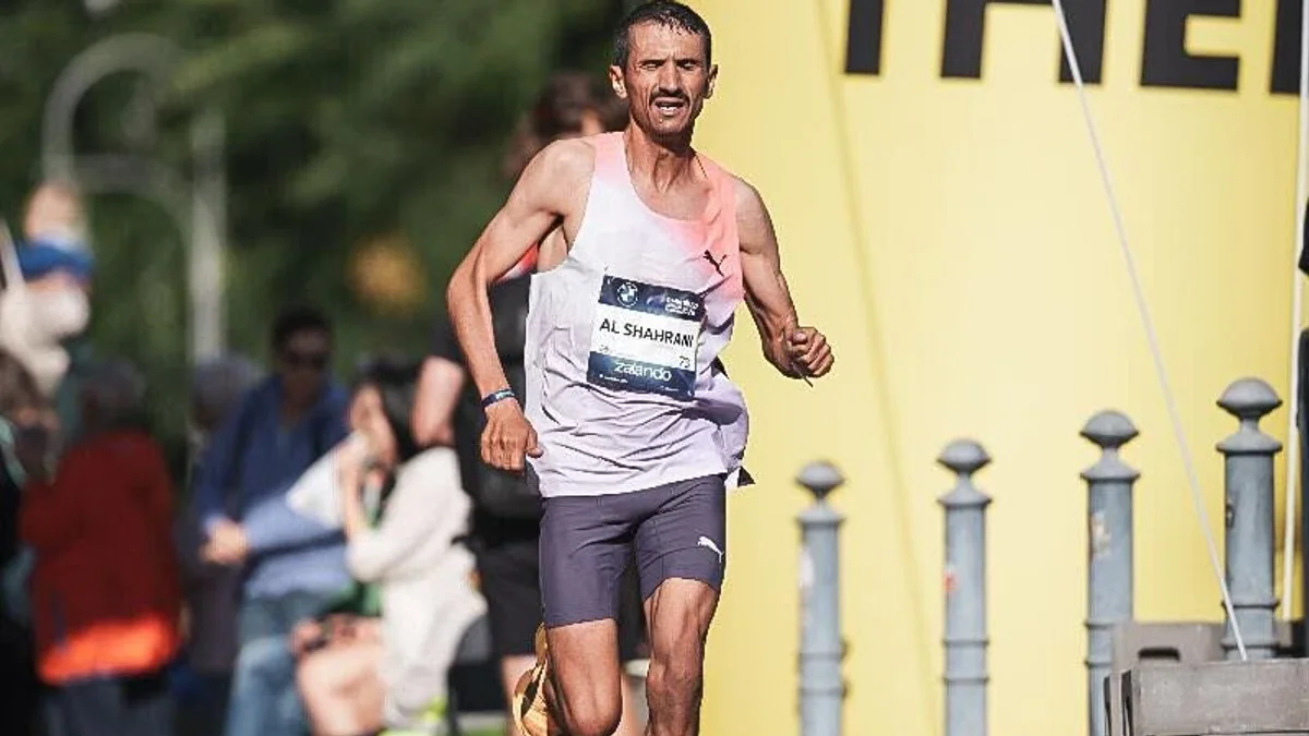 Al-Shahrani pushes on in the later stages of the race. (Sportograf.com)